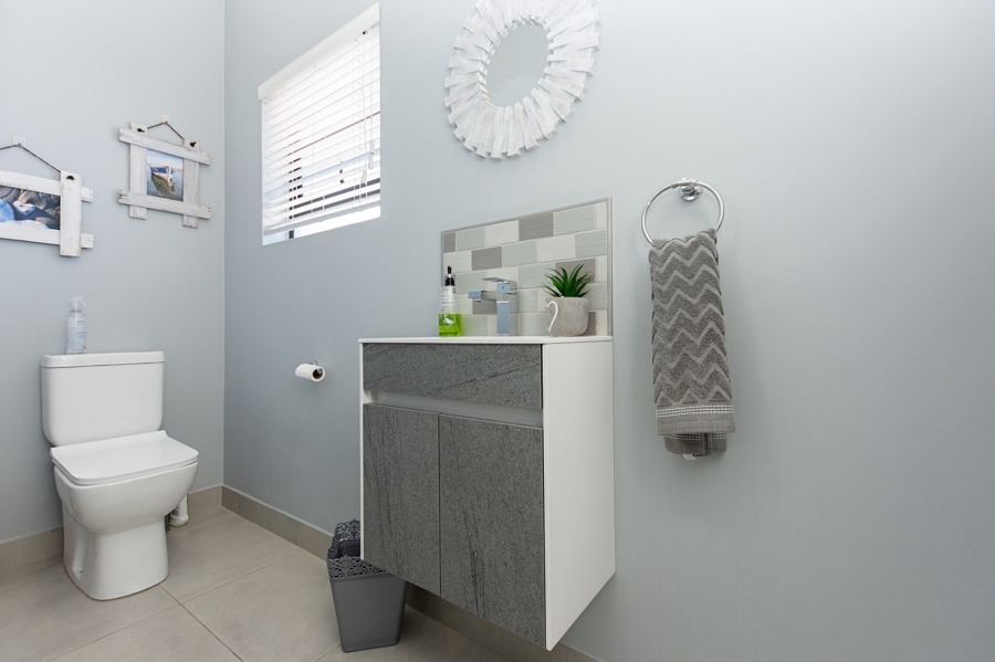 4 Bedroom Property for Sale in Myburgh Park Western Cape